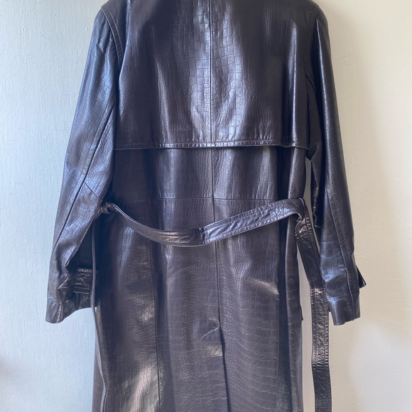 ELLEN TRACY GENUINE LEATHER COAT - Picture 2 of 15